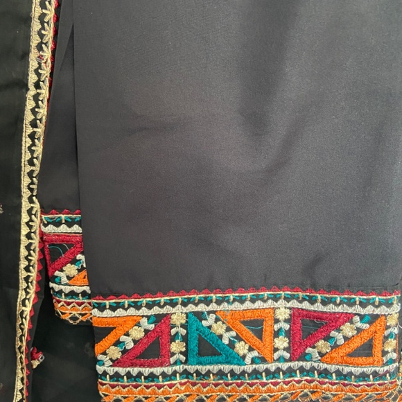 3 piece suit fancy embroidered mirrored like new shalwar kameez - Picture 6 of 8